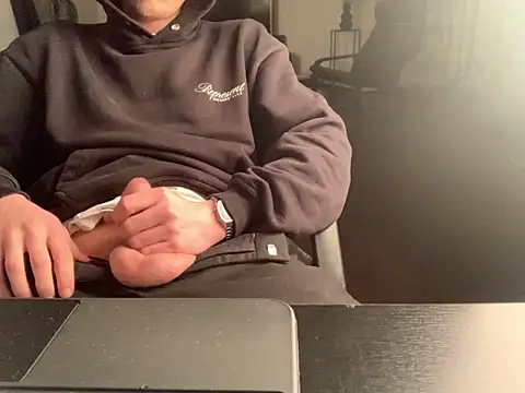 KendrickJiz online show from April 2026 07:53:01 PM