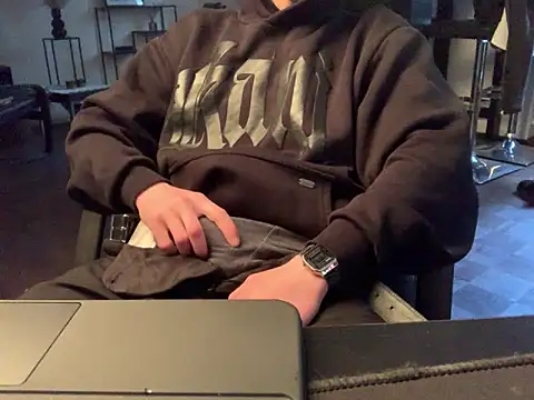 KendrickJiz online show from May 2026 06:26:02 PM