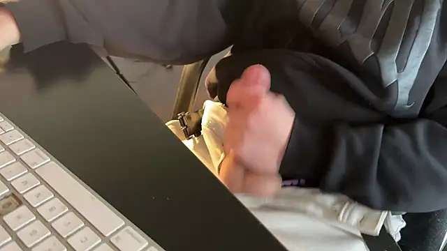 KendrickJiz online show from March 2026 03:02:01 PM