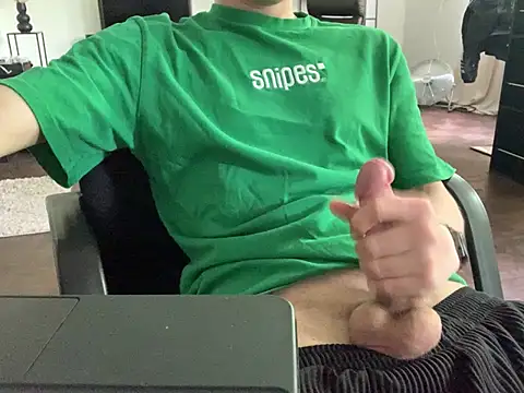 Snapshot of KendrickJiz chatting on June 2026 01:50:01 PM KendrickJiz online show from June 2026 01:50:01 PM