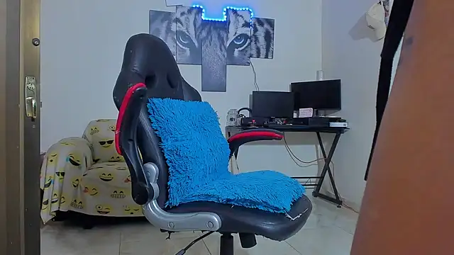kerlysmith 24 online show from May 2026 12:49:02 PM