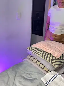 ANA CARTER online show from October 2025 11:39:01 PM