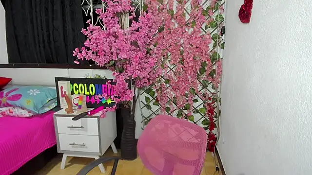 Snapshot of karenmilf_4 chatting on September 2025 04:24:02 AM karenmilf 4 online show from September 2025 04:24:02 AM