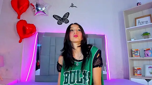 Snapshot of LyaEvanss chatting on February 2025 03:23:02 AM LyaEvanss online show from February 2025 03:23:02 AM