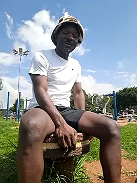 Petrossa online show from November 2025 12:39:01 PM