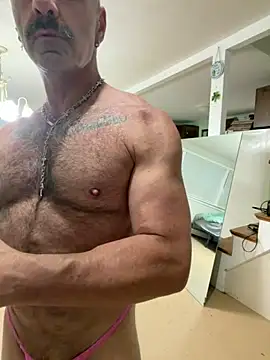 Snapshot of DaddySnowXX chatting on May 2026 04:31:02 AM DaddySnowXX online show from May 2026 04:31:02 AM