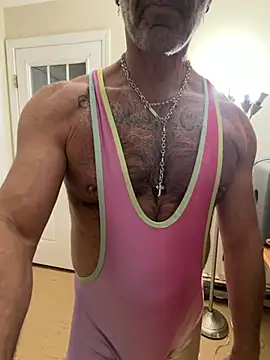 Snapshot of DaddySnowXX chatting on May 2026 02:19:01 AM DaddySnowXX online show from May 2026 02:19:01 AM