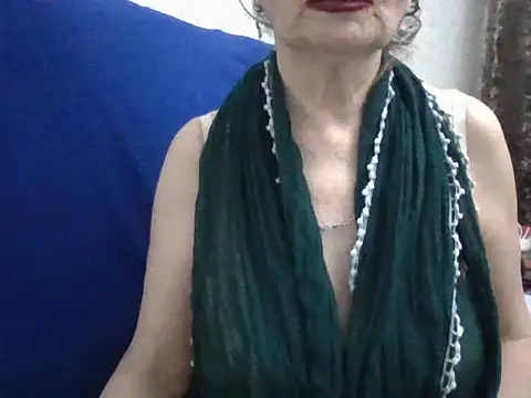 Snapshot of CarlyTreat chatting on September 2025 03:16:02 PM CarlyTreat online show from September 2025 03:16:02 PM