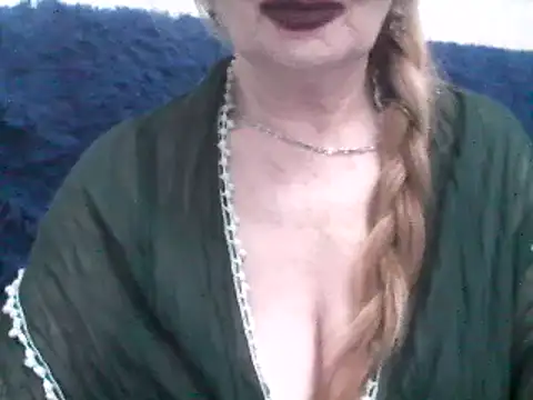 Snapshot of CarlyTreat chatting on March 2025 03:55:02 PM CarlyTreat online show from March 2025 03:55:02 PM