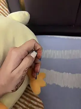 Snapshot of HotIndianCouple__8 chatting on October 2025 11:25:01 PM HotIndianCouple 8 online show from October 2025 11:25:01 PM