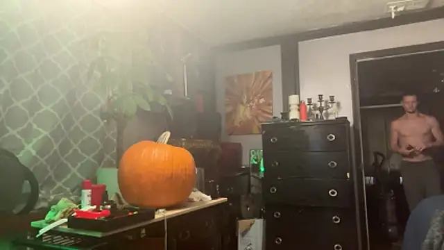 trash4cash online show from October 2025 09:59:02 PM