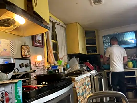 trash4cash online show from October 2025 03:15:02 AM