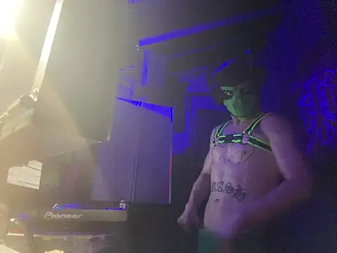 trash4cash online show from May 2026 01:02:01 AM