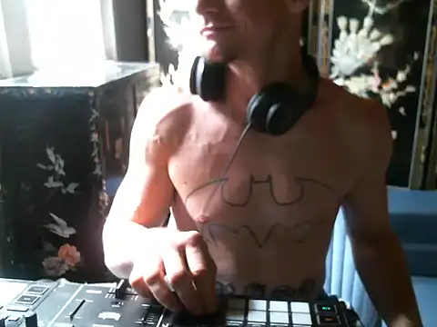 trash4cash online show from October 2025 06:31:02 PM