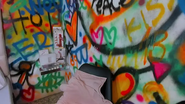 Snapshot of Liana_Bernocchi chatting on September 2025 08:19:02 PM Liana Bernocchi online show from September 2025 08:19:02 PM