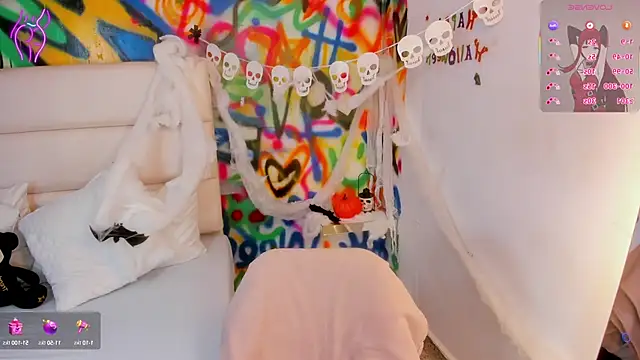 Snapshot of Liana_Bernocchi chatting on October 2025 08:06:02 PM Liana Bernocchi online show from October 2025 08:06:02 PM