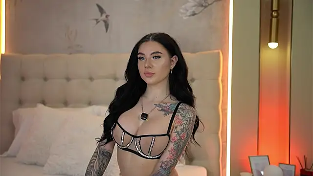 Snapshot of CarolinePrescott chatting on May 2026 06:37:02 PM CarolinePrescott online show from May 2026 06:37:02 PM