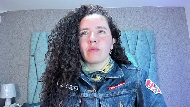 Valeria  soler online show from September 2025 01:11:02 PM