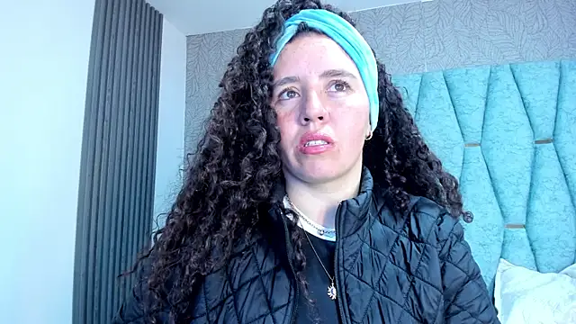 Valeria  soler online show from September 2025 01:06:01 PM