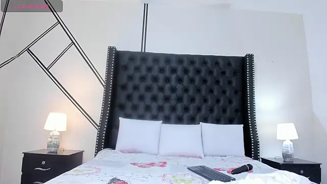  evelin diaz online show from November 2025 12:22:01 PM