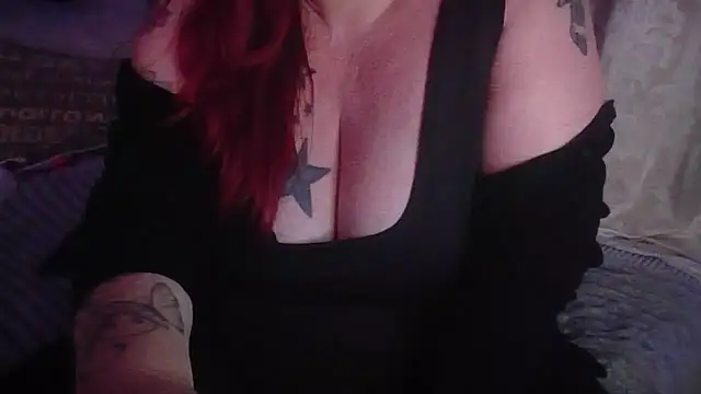 LynnLa online show from November 2025 07:41:02 PM