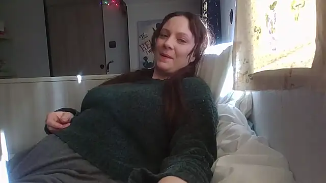 Snapshot of emerieskye20 chatting on December 2024 08:12:02 PM emerieskye20 online show from December 2024 08:12:02 PM