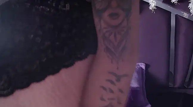 Snapshot of MaddyHudson chatting on January 2025 08:31:02 PM MaddyHudson online show from January 2025 08:31:02 PM