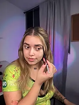 Snapshot of JoselinFlower_ chatting on November 2025 01:59:02 AM JoselinFlower online show from November 2025 01:59:02 AM