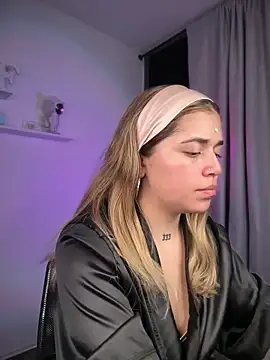 Snapshot of JoselinFlower_ chatting on November 2025 02:43:01 AM JoselinFlower online show from November 2025 02:43:01 AM