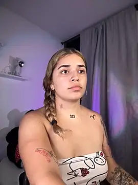 Snapshot of JoselinFlower_ chatting on November 2025 02:37:02 AM JoselinFlower online show from November 2025 02:37:02 AM