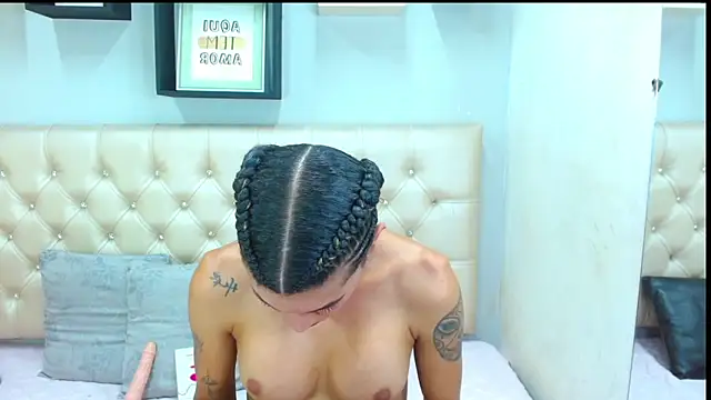 lucia marks online show from February 2025 10:01:02 PM