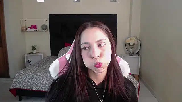 shanakendal2 online show from October 2025 01:01:01 PM