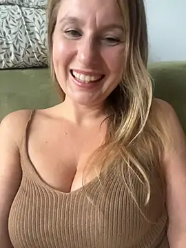 Vanilladreams online show from July 2026 02:17:01 PM