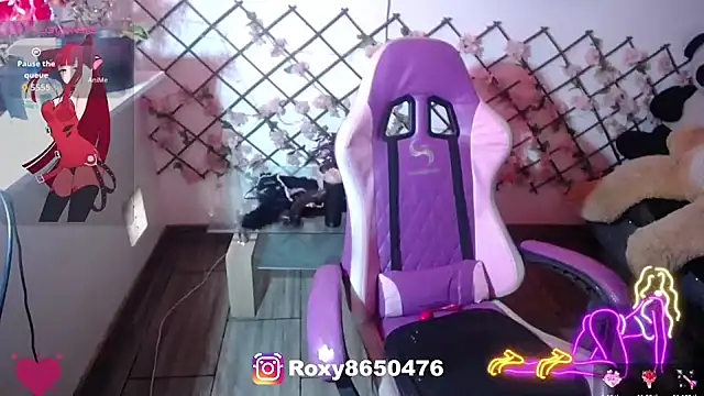 Snapshot of roxy_roxxan chatting on June 2026 01:28:01 PM roxy roxxan online show from June 2026 01:28:01 PM