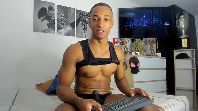 Malkongarcia online show from April 2026 07:30:01 PM