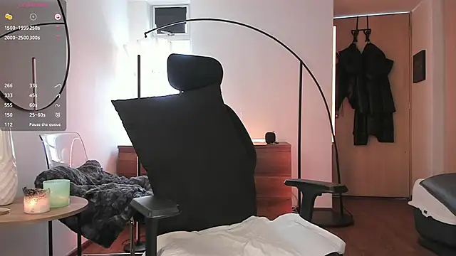 ariana fitl  online show from December 2025 04:31:01 PM