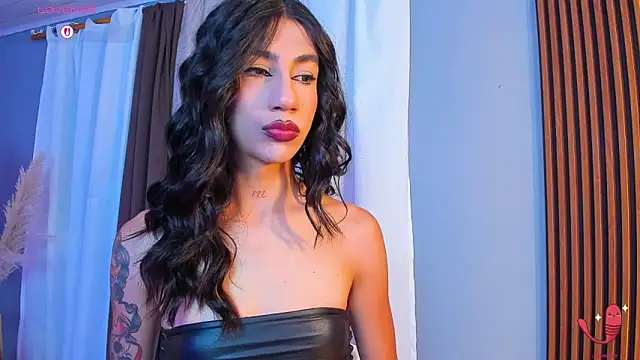 sofiaa grey  online show from November 2025 01:04:01 PM