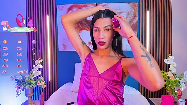 sofiaa grey  online show from September 2025 12:00:02 PM