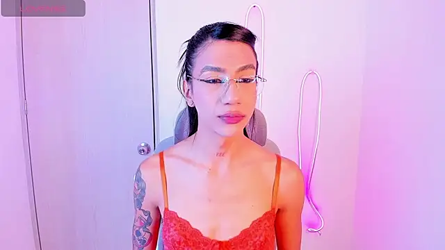 sofiaa grey  online show from December 2025 02:09:01 PM