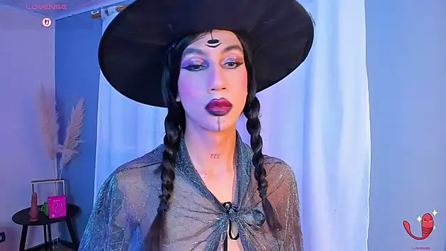 sofiaa grey  online show from October 2025 01:41:01 PM