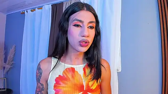 sofiaa grey  online show from November 2025 01:05:02 PM