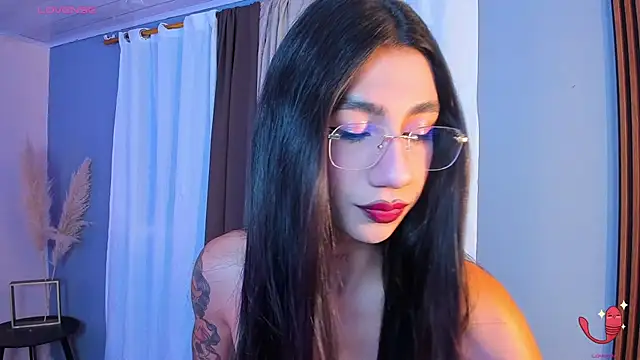 sofiaa grey  online show from November 2025 12:54:02 PM