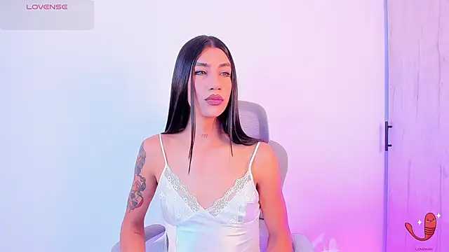 sofiaa grey  online show from November 2025 02:56:01 PM