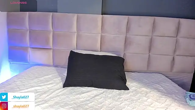 Shayla27 online show from April 2026 08:23:02 PM