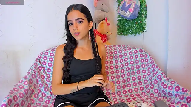 Snapshot of emilyclay_1 chatting on December 2025 08:03:01 PM emilyclay 1 online show from December 2025 08:03:01 PM