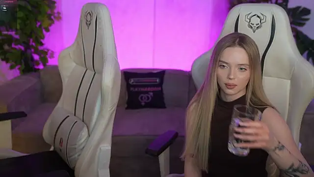 Cassy-Celestial  online show from December 2025 11:48:02 AM