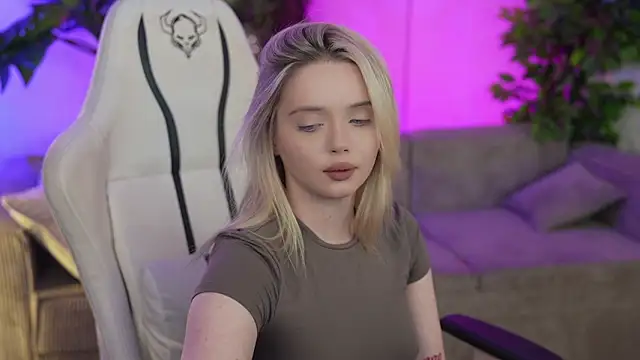 Cassy-Celestial  online show from February 2025 03:39:02 AM