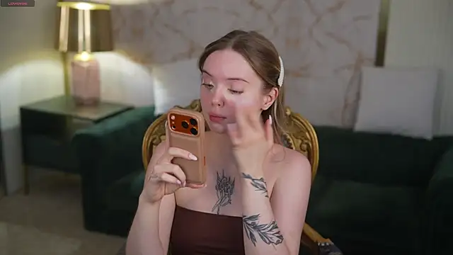 Snapshot of Cassy-Celestial_ chatting on June 2026 07:57:01 AM Cassy-Celestial online show from June 2026 07:57:01 AM