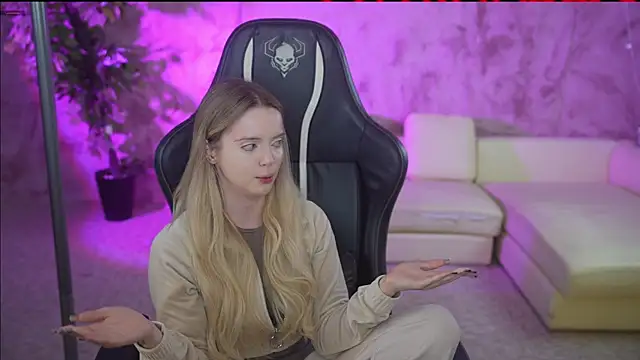 Cassy-Celestial  online show from November 2025 06:02:02 AM