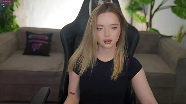 Snapshot of Cassy-Celestial_ chatting on February 2026 08:33:02 AM Cassy-Celestial online show from February 2026 08:33:02 AM